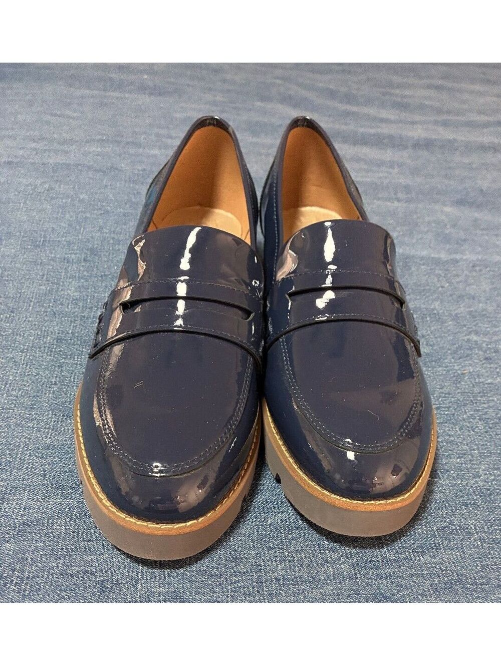 NWOT Vionic 9.5 Women's navy patent leather loafers lug sole NO INSOLE